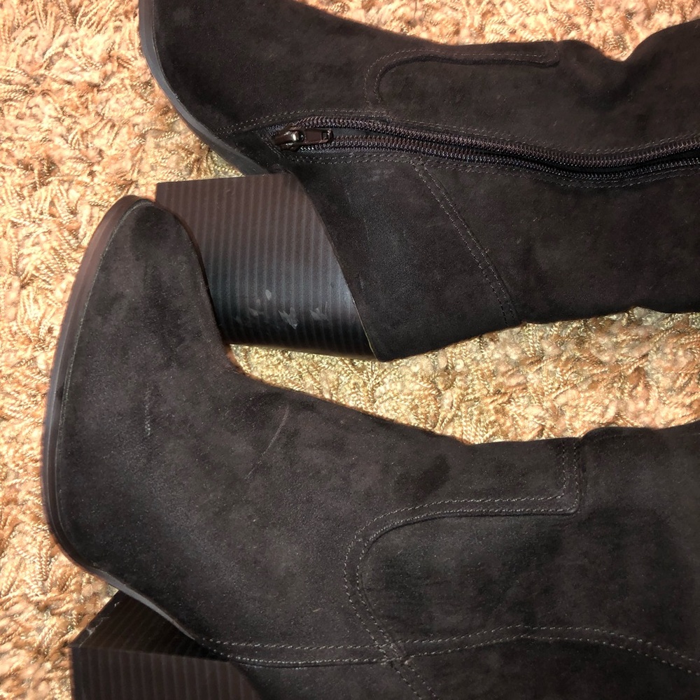 Black High-Heeled Boots